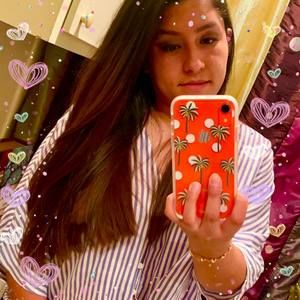 Meet your Posher, Isabel